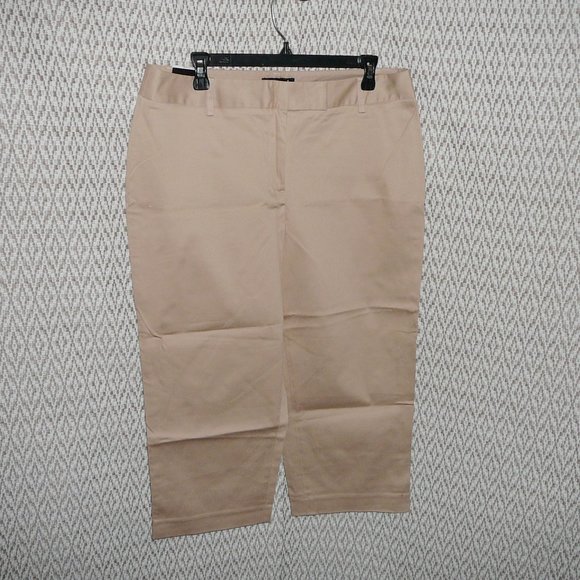 Kenneth Cole Capri Cropped Pants Women's 12 NWT Beige Khaki - Picture 1 of 9